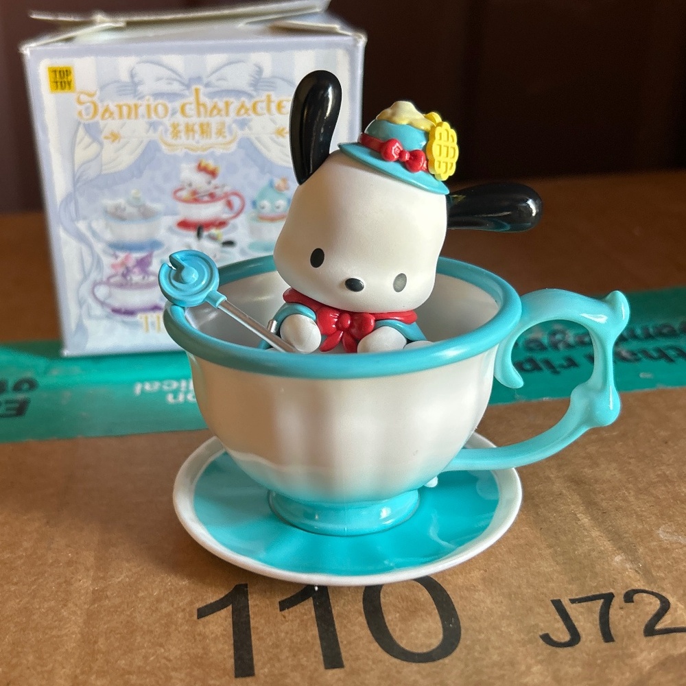 Sanrio Pochacco Teacup Elf Top Toy Blind Box Figure